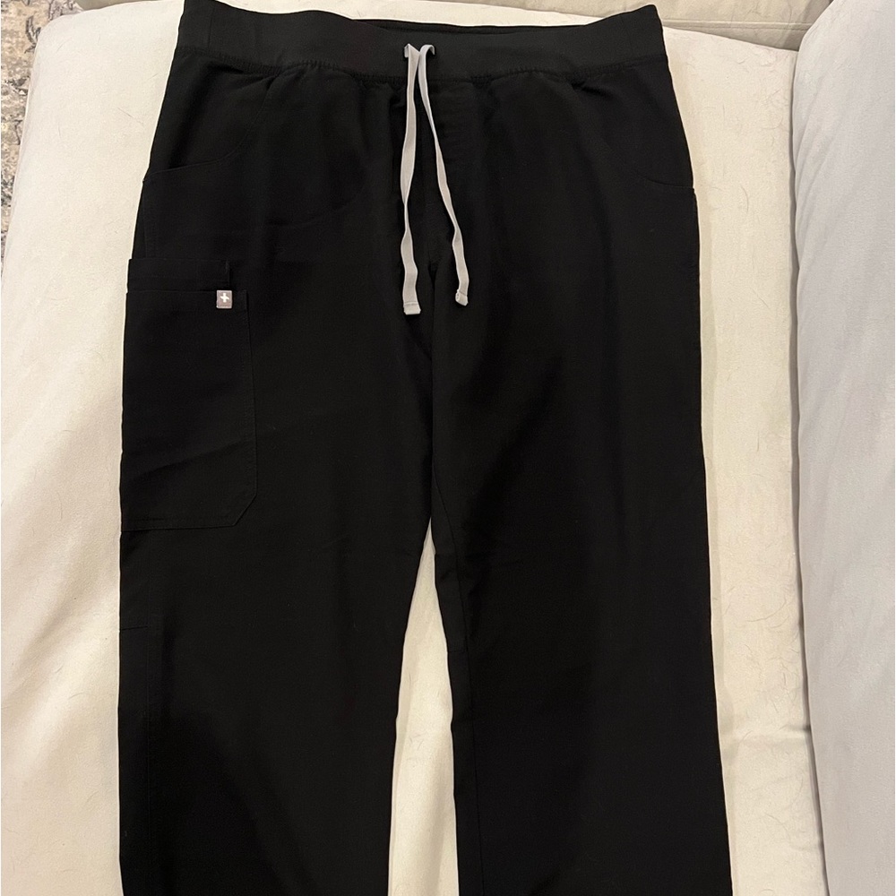 Figs Kade Cargo Scrub Pant - Black